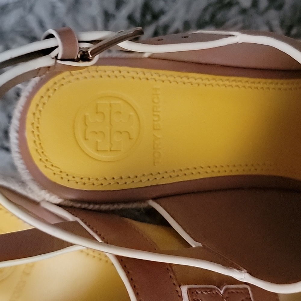 Tory Burch - Picture 5 of 8
